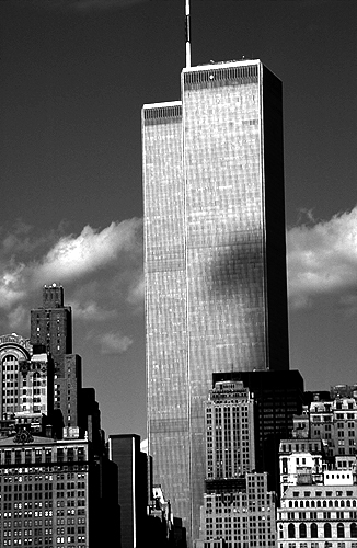 [Cloud Shadows on Twin Towers - bw_wtc56109909.jpg - 118247 Bytes